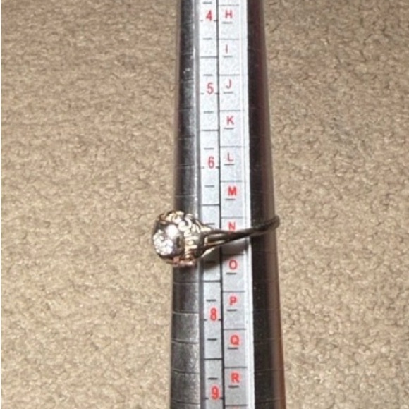 Art Deco from the 1920-30s
Antique 18kt white gold Women's Ring 7 1/2 has video - Picture 10 of 17